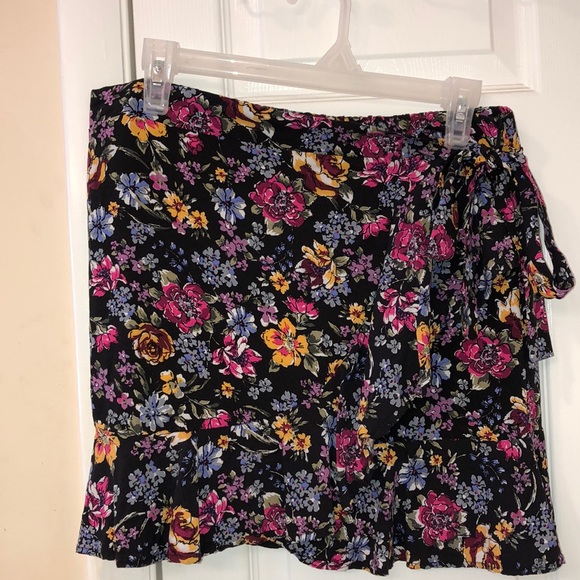 wild fable Dresses & Skirts - NWOT! Wild Fable Skirt! Size Large!